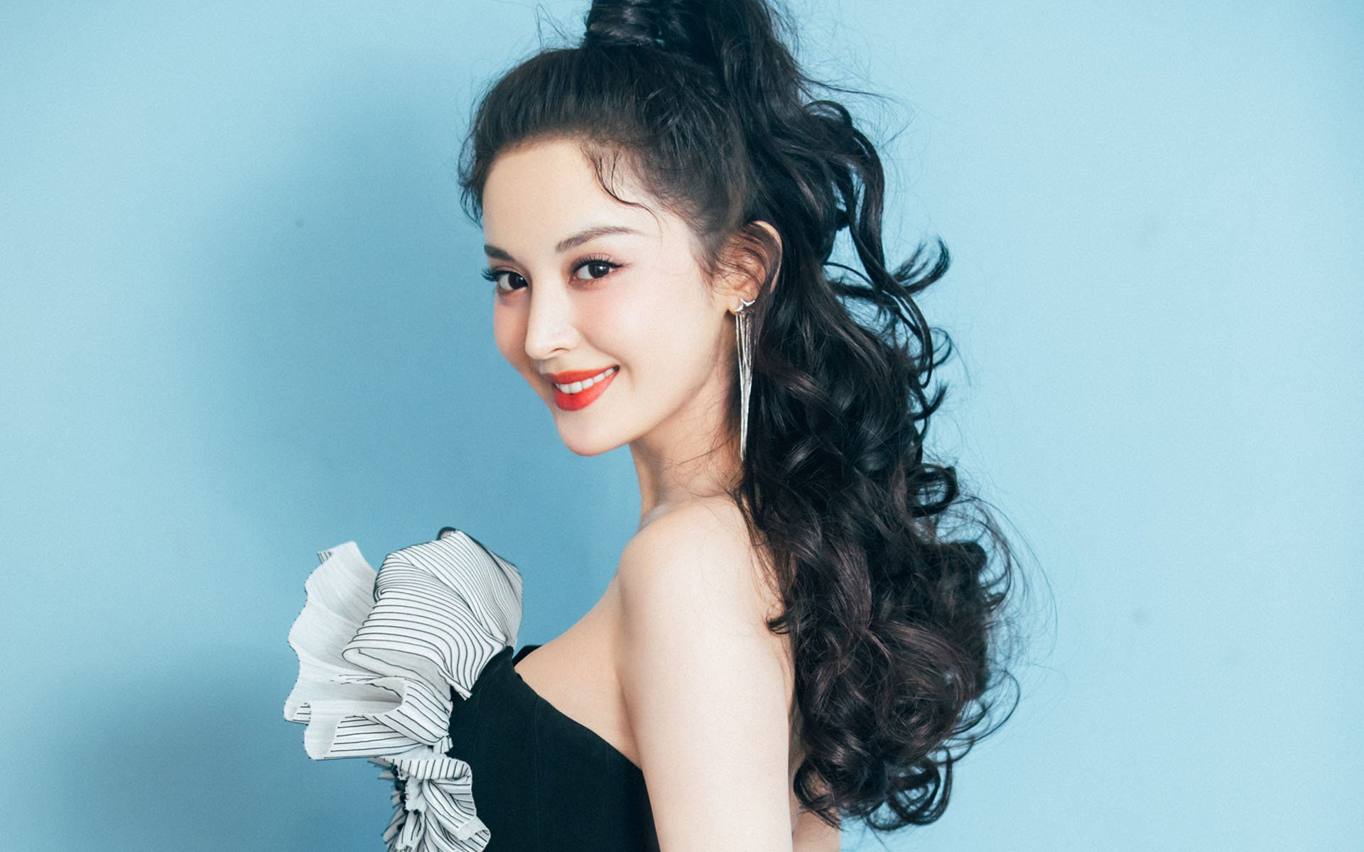 中国足球青训队伍常态化参加社会实践活动,中国足球青训队伍常态化参加社会实践活动